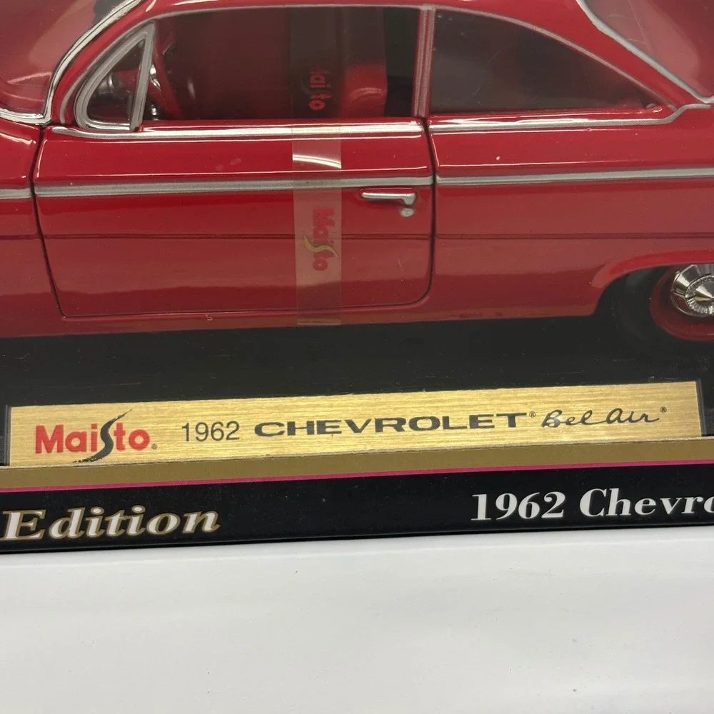 1962 Chevrolet Bel Air Red 1:18 Maisto Special Edition Diecast Open Box